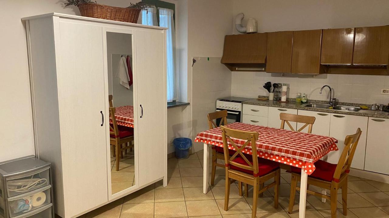 Al Vecchio Pero, Con Ampio Giardino Privato Villa La Morra Kültér fotó
