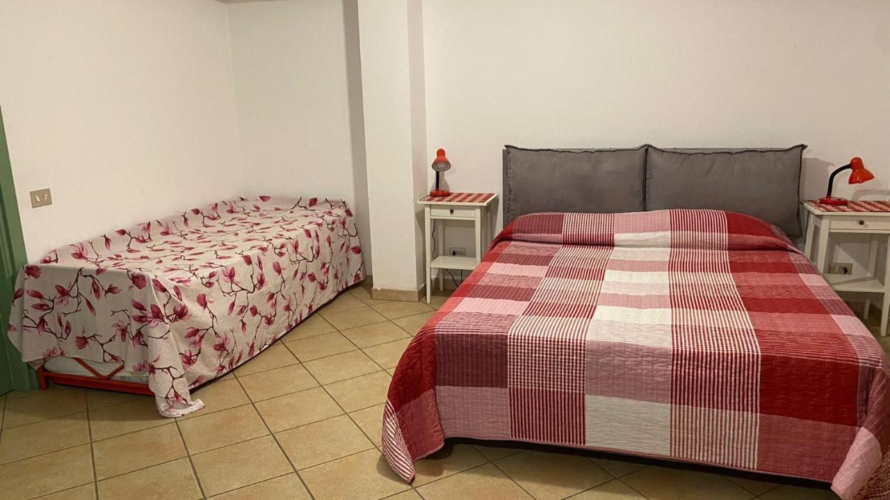 Al Vecchio Pero, Con Ampio Giardino Privato Villa La Morra Kültér fotó