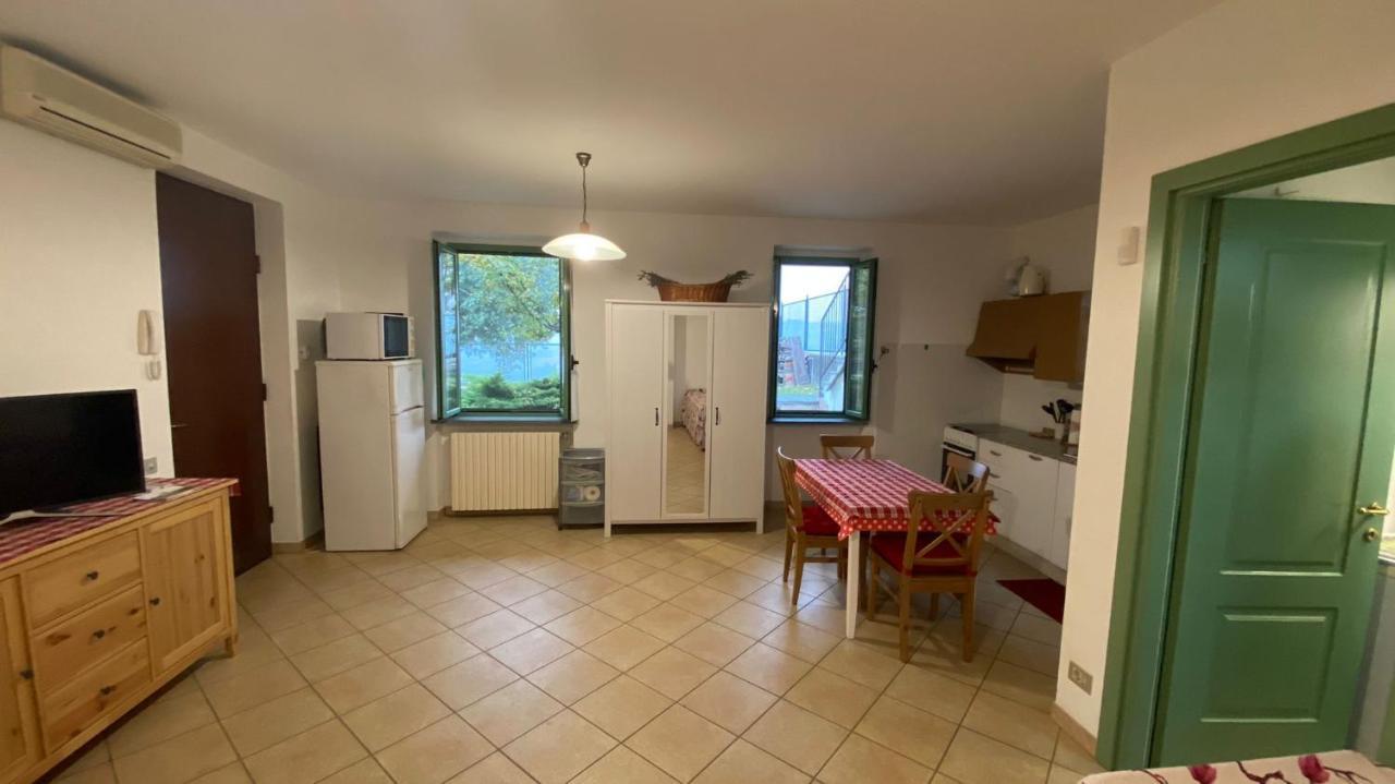 Al Vecchio Pero, Con Ampio Giardino Privato Villa La Morra Kültér fotó